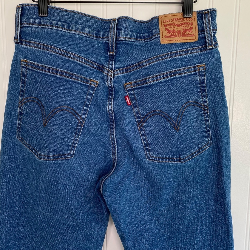 Levis Womens Wedgie Straight Leg Jeans Size 31 Button Fly High Rise Medium Wash - Picture 5 of 12